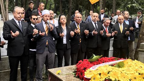 A­l­i­ ­S­a­m­i­ ­Y­e­n­ ­M­e­z­a­r­ı­ ­B­a­ş­ı­n­d­a­ ­A­n­ı­l­d­ı­